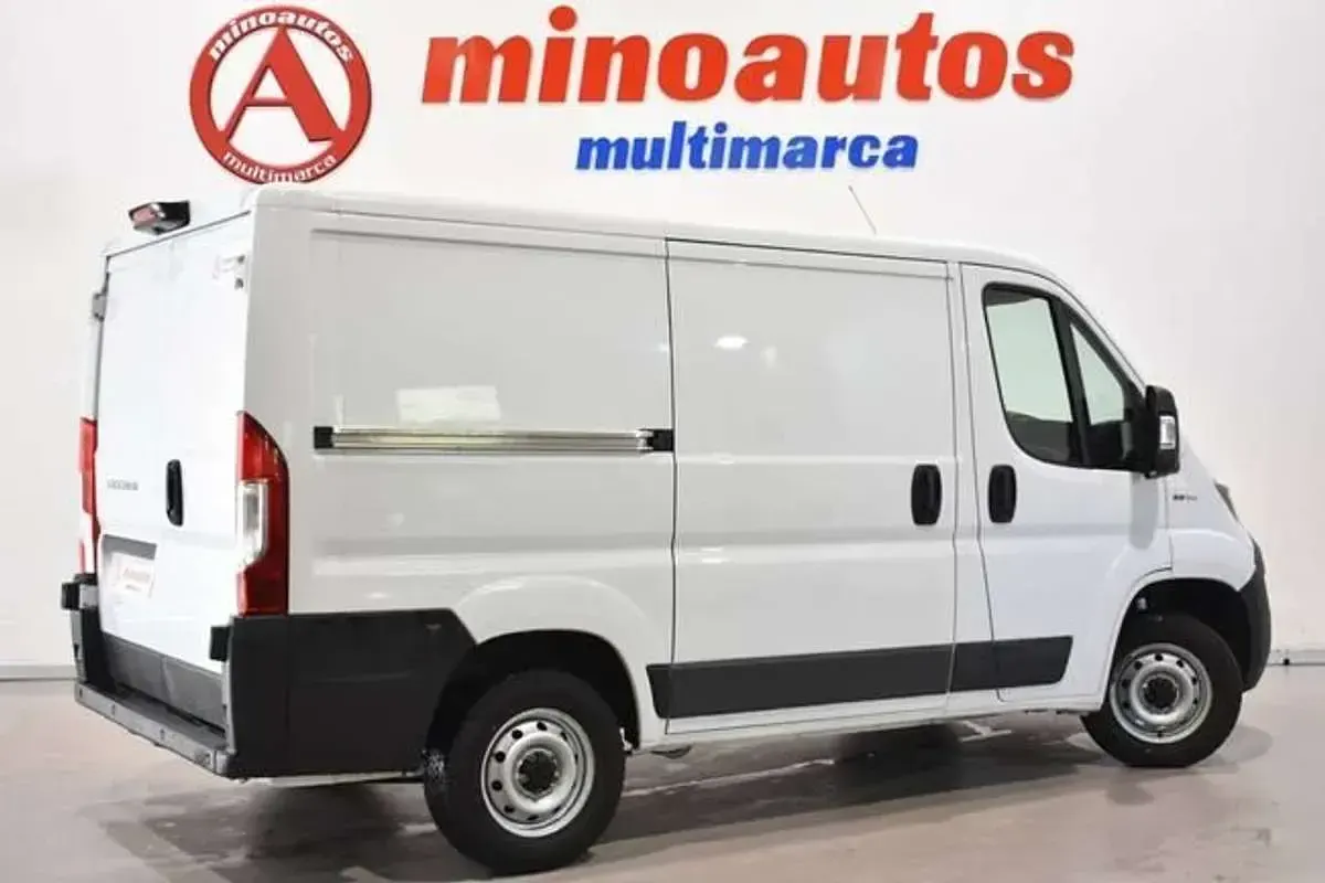 Usado Fiat Ducato 120 CV (88 kW) 2021 Blanco Van