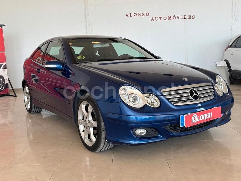 Usado Mercedes C200 122 CV (89 kW) 2007 Azul Berlina