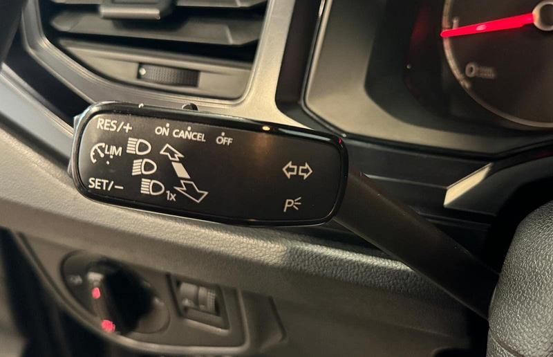 Usado VW Polo Edition 65 CV (47 kW) 2019 Gris Utilitario