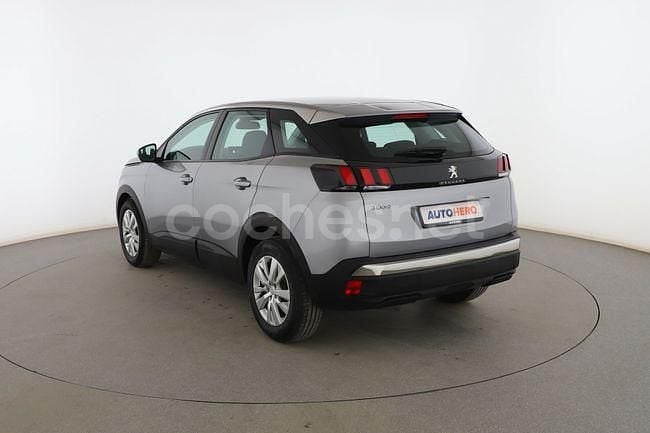 Usado Peugeot 3008 Active 131 CV (96 kW) 2019 Gris SUV