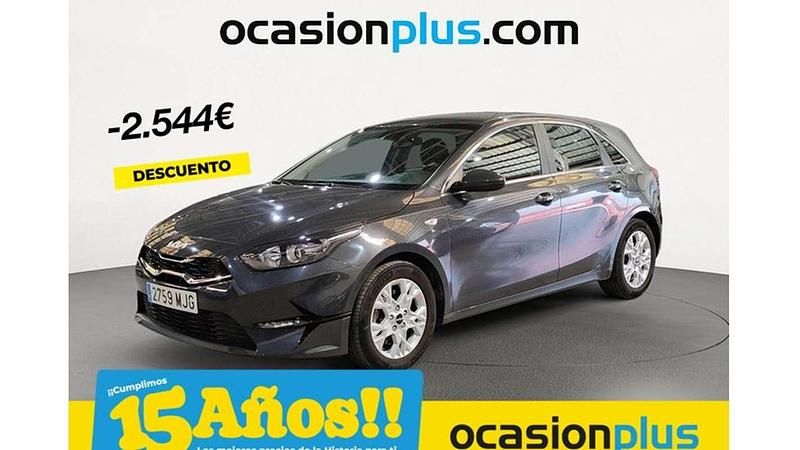 Gris Usado 2023 Kia Ceed Utilitario | 15.446 € (Buen precio) - Imagen 1/4