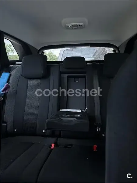 Usado Peugeot 3008 Active 130 CV (95 kW) 2021 Marrón SUV