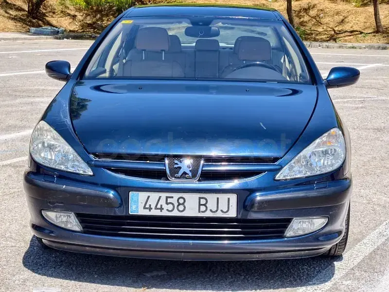 Usado Peugeot 607 136 CV (100 kW) 2002 Azul Berlina