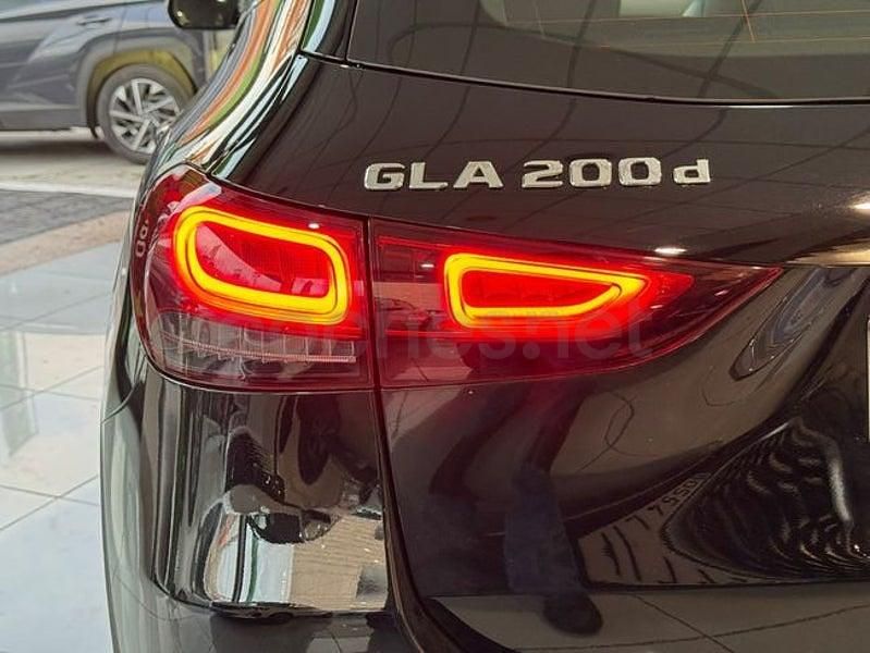 Usado Mercedes GLA200 150 CV (110 kW) 2022 Negro SUV