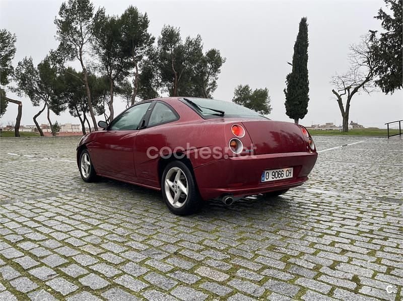 Usado Fiat Coupé 130 CV (95 kW) 2000 Granate Coupe