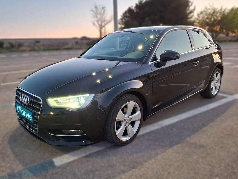 Usado Audi A3 Ambition 105 CV (77 kW) 2014 Negro Berlina