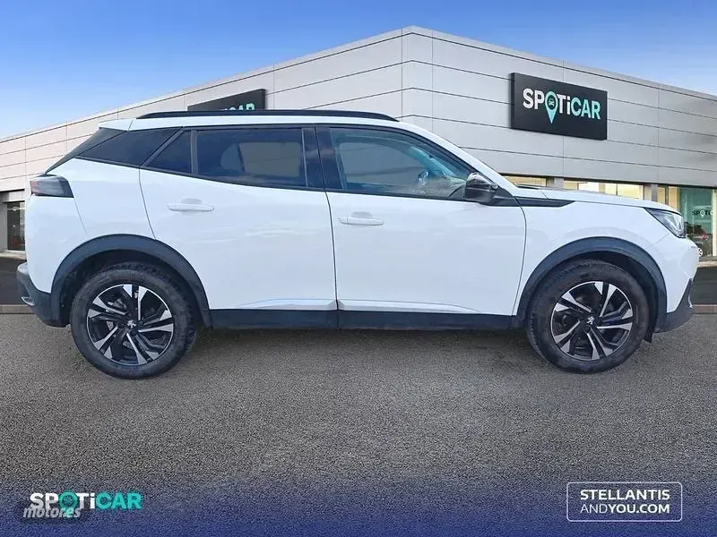Usado Peugeot 2008 Allure 130 CV (95 kW) 2022 Blanco SUV