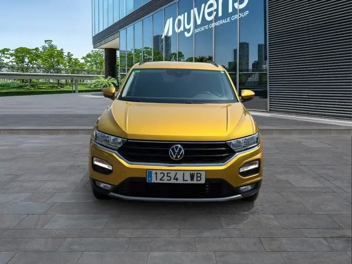 Usado VW T-Roc Advance 150 CV (110 kW) 2022 Amarillo SUV