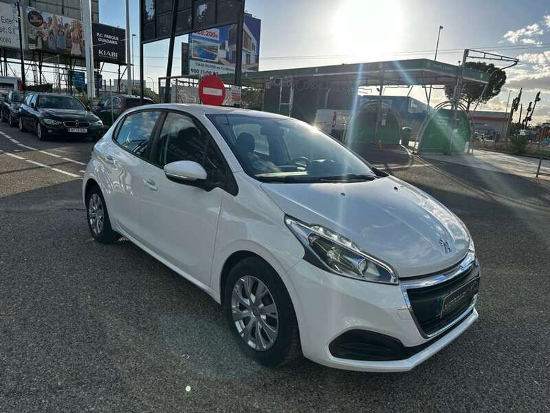 Usado Peugeot 208 Active 102 CV (75 kW) 2020 Blanco Utilitario