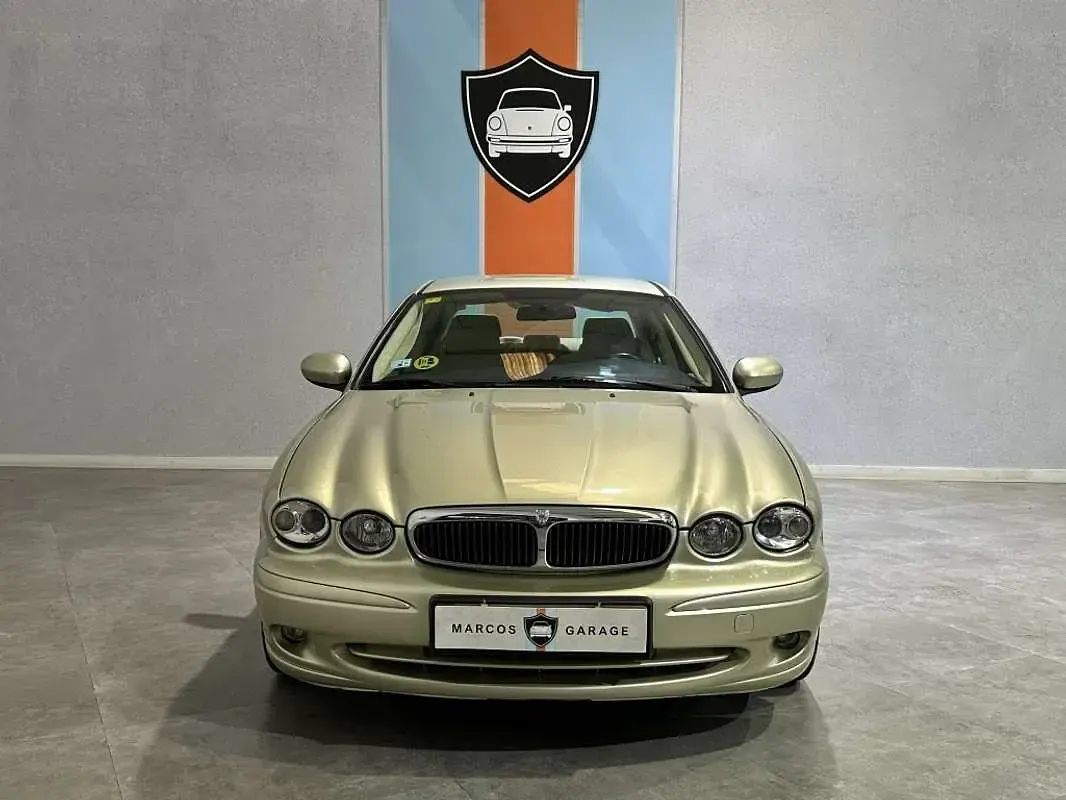 Usado Jaguar X-type Classic 131 CV (96 kW) 2006 Beige Berlina