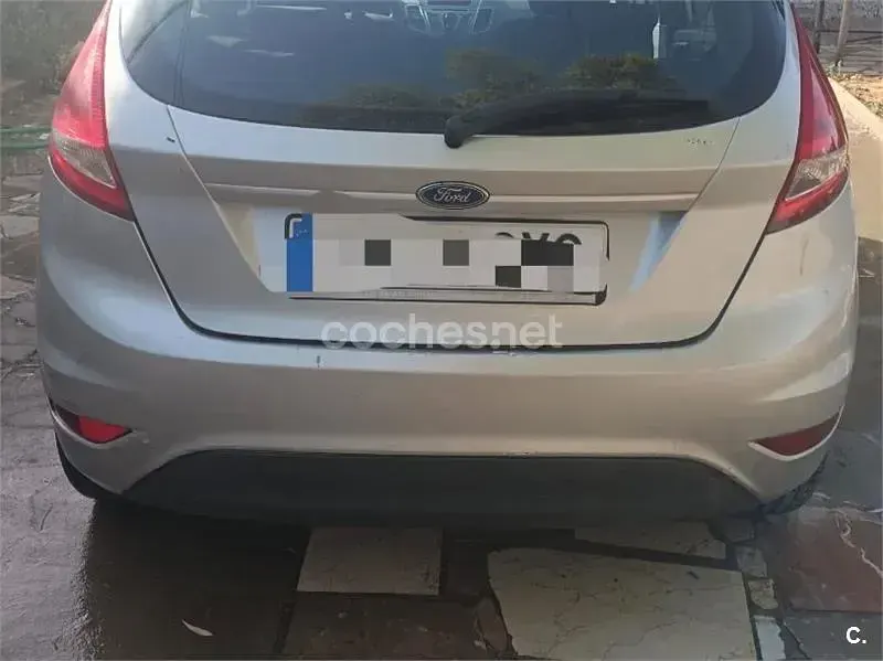 Usado Ford Fiesta Trend 68 CV (50 kW) 2010 Blanco Berlina