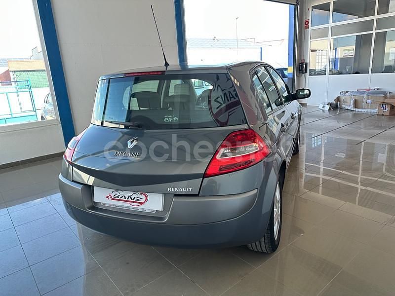 Usado Renault Mégane II Expression 105 CV (77 kW) 2007 Gris / plata Berlina