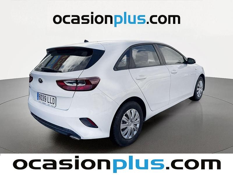 Begagnad Kia Ceed 120 HK (88 kW) 2020 Vit Halvkombi