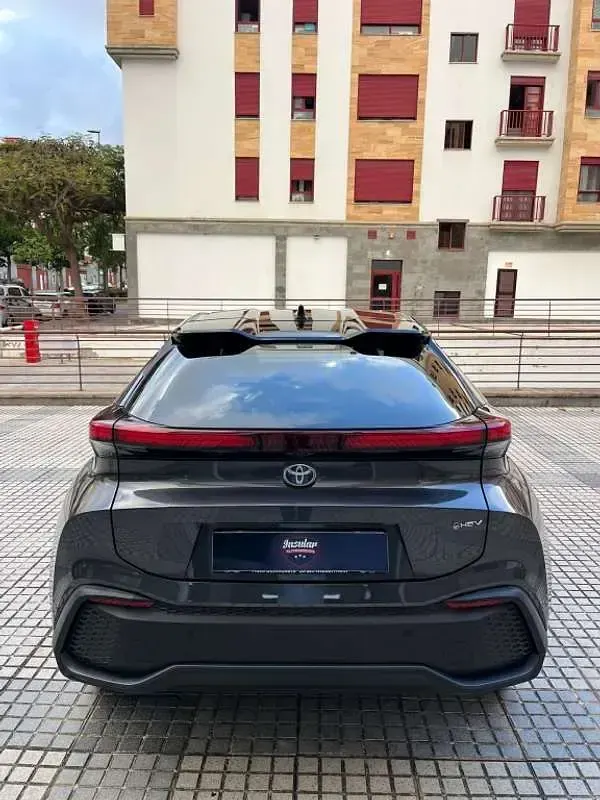 Usado Toyota C-HR Advance 140 CV (102 kW) 2025 Gris SUV