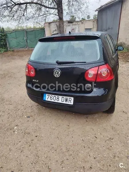 Usado VW Golf IV Conceptline 90 CV (66 kW) 2005 Negro Berlina
