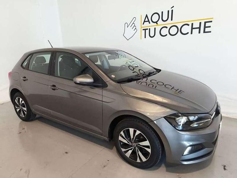 Usado VW Polo Advance 95 CV (69 kW) 2021 Gris Utilitario