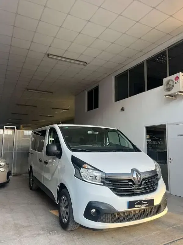 Usado Renault Trafic 120 CV (88 kW) 2019 Blanco Monovolumen