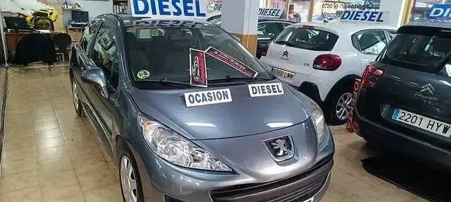 Usado Peugeot 207 92 CV (67 kW) 2010 Gris / plata Berlina