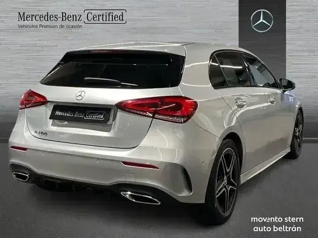 Usado Mercedes A200 AMG line 163 CV (119 kW) 2022 Gris Berlina