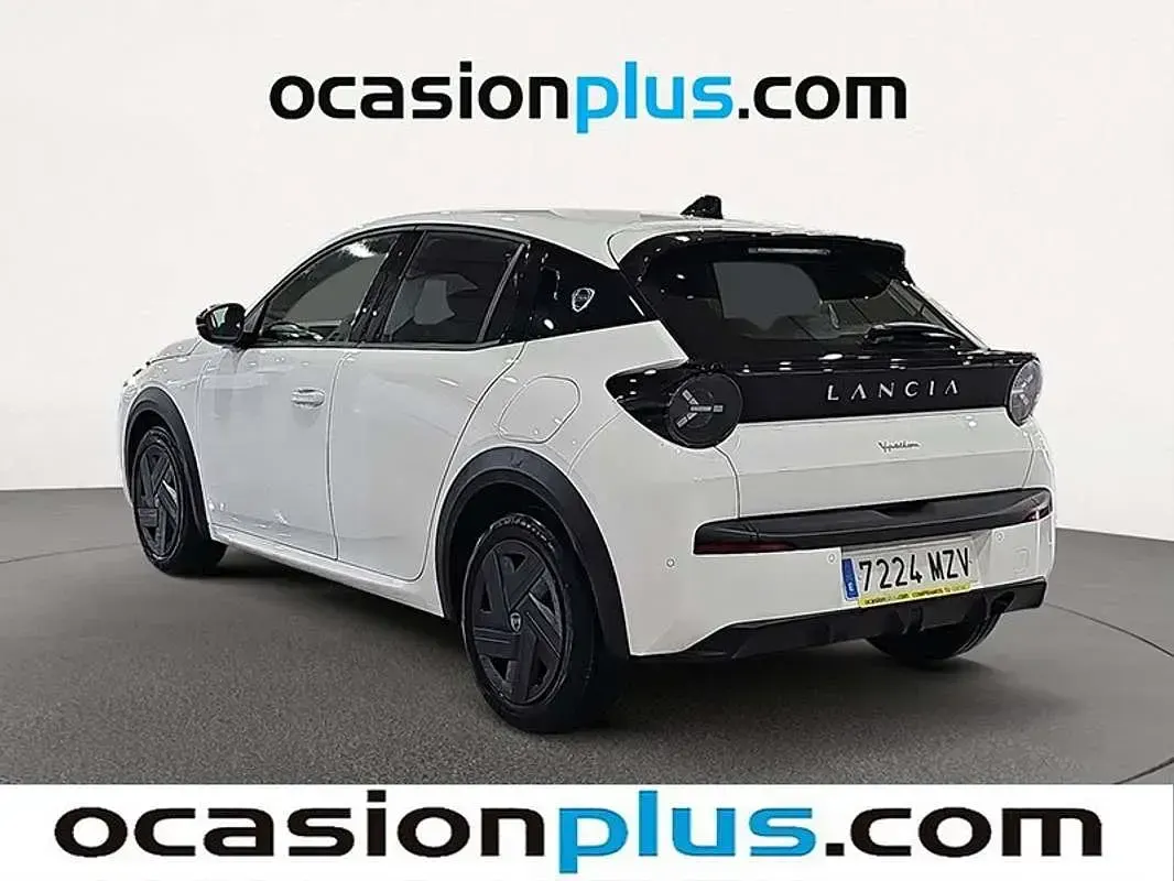 Nuevo Lancia Ypsilon 100 CV (73 kW) 2025 Blanco Utilitario