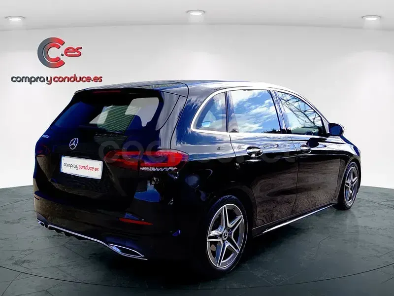 Usado Mercedes B180 116 CV (85 kW) 2020 Negro Monovolumen