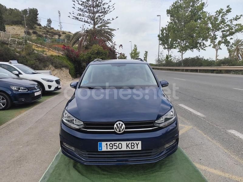 Azul Usado 2017 VW Touran Advance Monovolumen | 14.900 € (Un poco caro) - Imagen 1/4