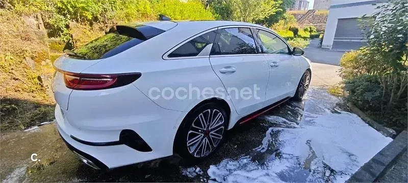 Usado Kia ProCeed GT 204 CV (150 kW) 2021 Blanco Familiar
