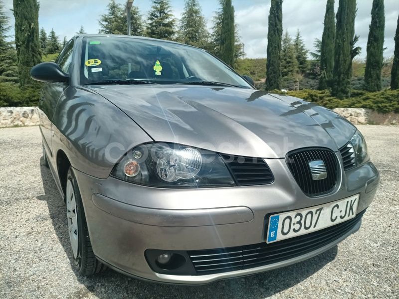 Gris / plata Usado 2003 Seat Ibiza Berlina | 3500 € (Precio justo) - Imagen 1/4