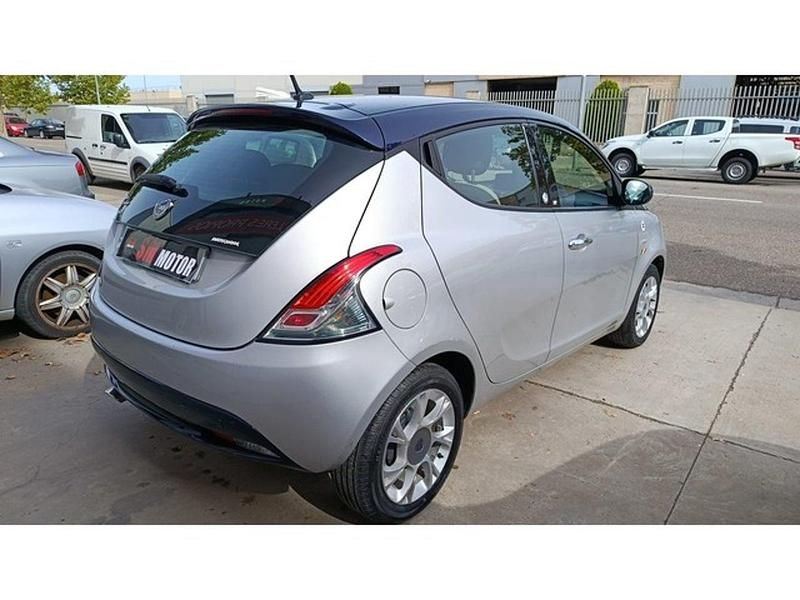 Brugt Lancia Ypsilon 69 HK (50 kW) 2016 Blå Hatchback