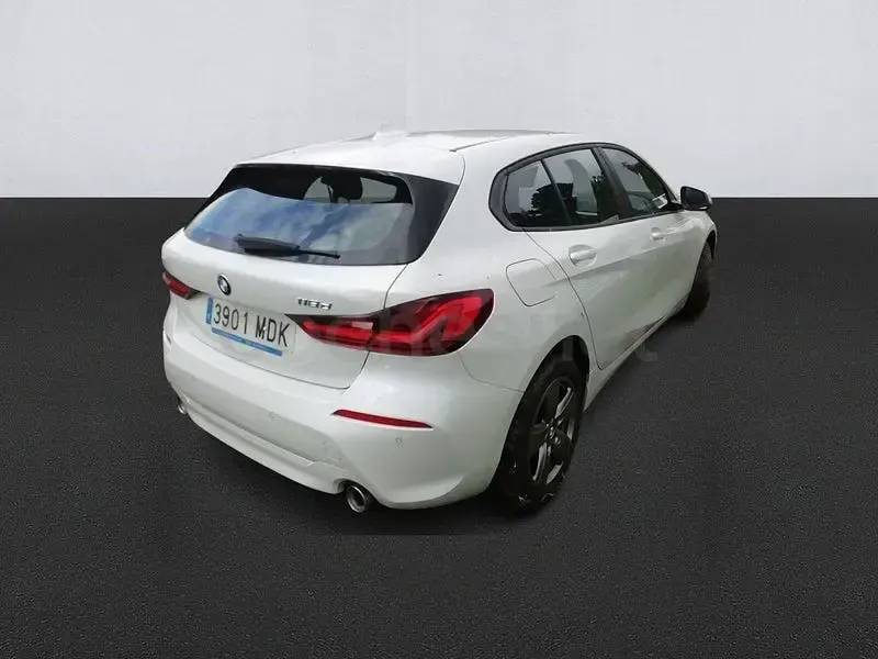 Usado BMW 118 Comfort Edition 150 CV (110 kW) 2023 Blanco Utilitario