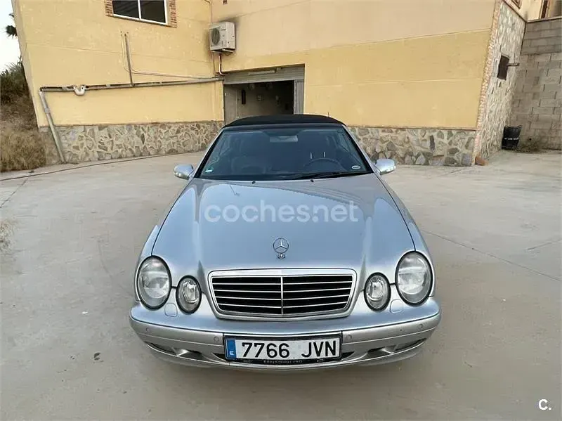 Usado Mercedes CLK320 Avantgarde 218 CV (160 kW) 2003 Gris / plata Descapotable