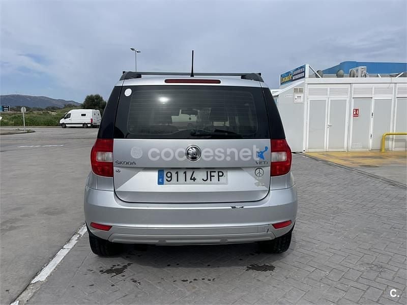 Usado Skoda Yeti Ambition 105 CV (77 kW) 2015 Gris / plata SUV