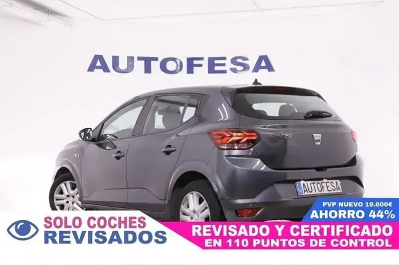 Usado Dacia Sandero Comfort 91 HP (66 kW) 2021 Verde Sedan