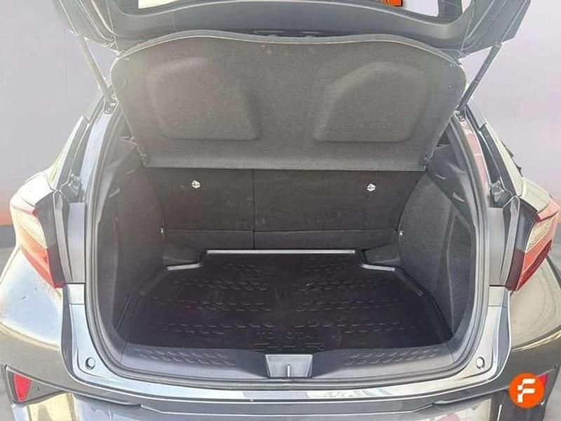 Usado Toyota C-HR Advance 122 CV (89 kW) 2023 Gris SUV