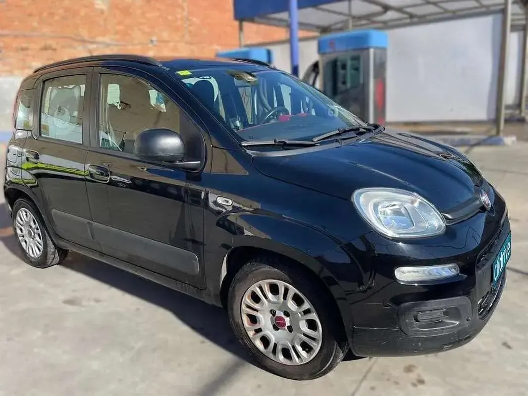 Usado Fiat Panda Lounge 69 CV (50 kW) 2014 Negro Utilitario