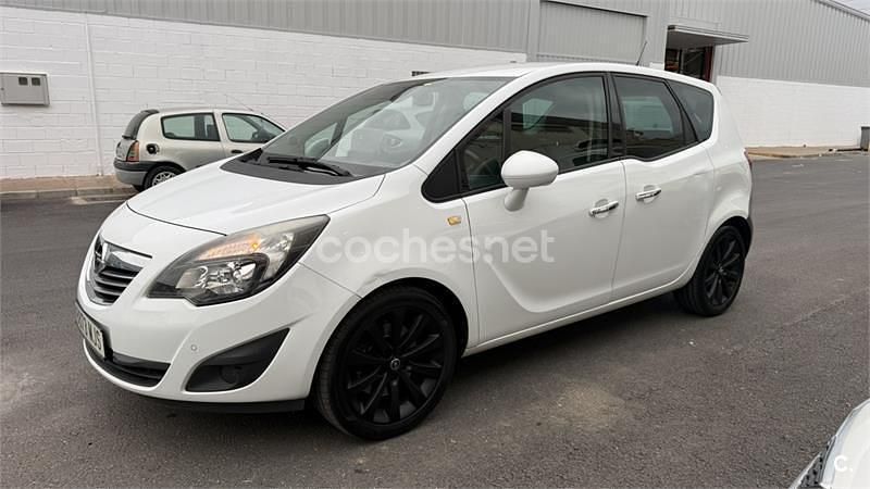 Usado Opel Meriva Excellence 140 CV (102 kW) 2013 Blanco Monovolumen