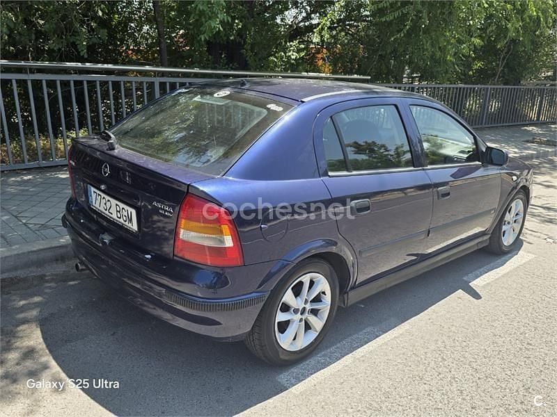 Azul Usado 2002 Opel Astra Edition Berlina | 1800 € (Buen precio) - Imagen 1/4