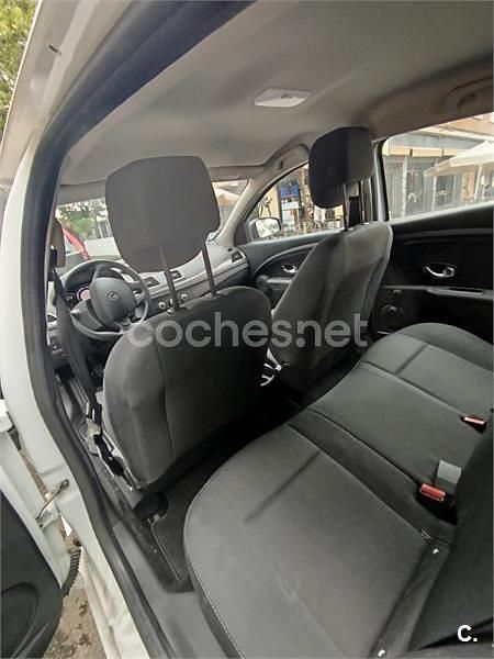 Usado Renault Mégane GrandTour LIMITED 115 CV (84 kW) 2014 Blanco Familiar