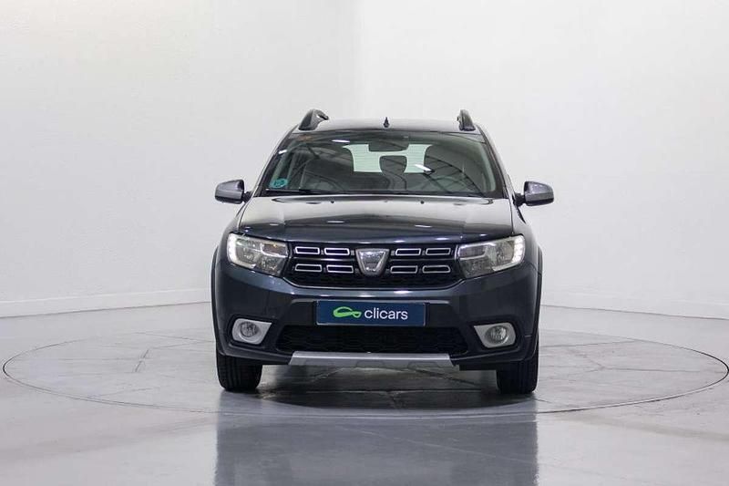 Usado Dacia Sandero Essentiel 75 CV (55 kW) 2019 Gris Utilitario