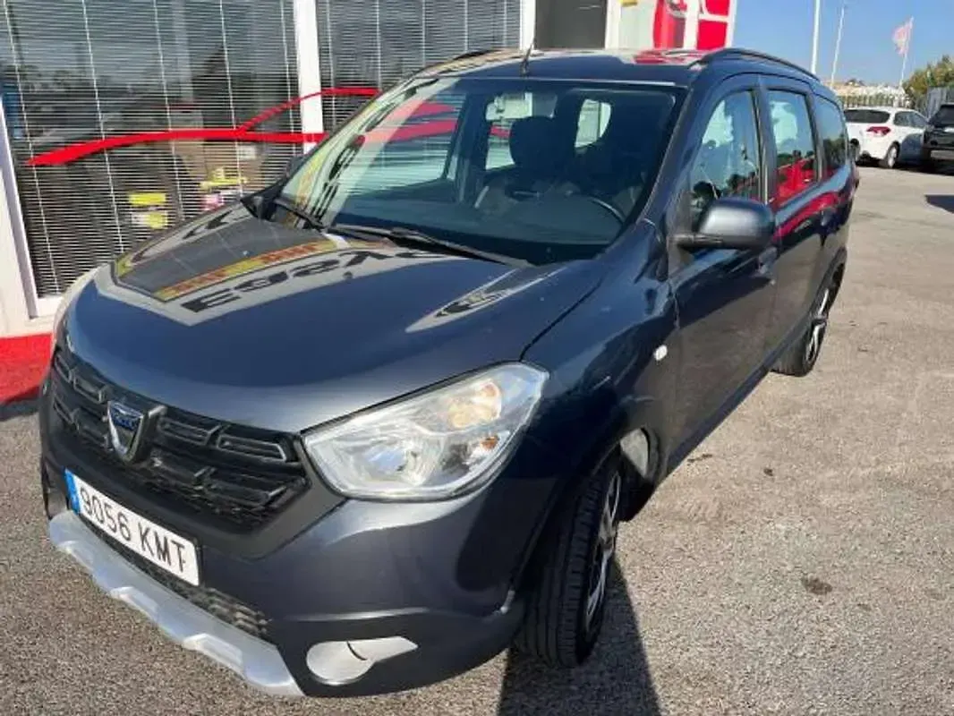 Usado Dacia Lodgy Essentiel 102 CV (75 kW) 2018 Gris Monovolumen