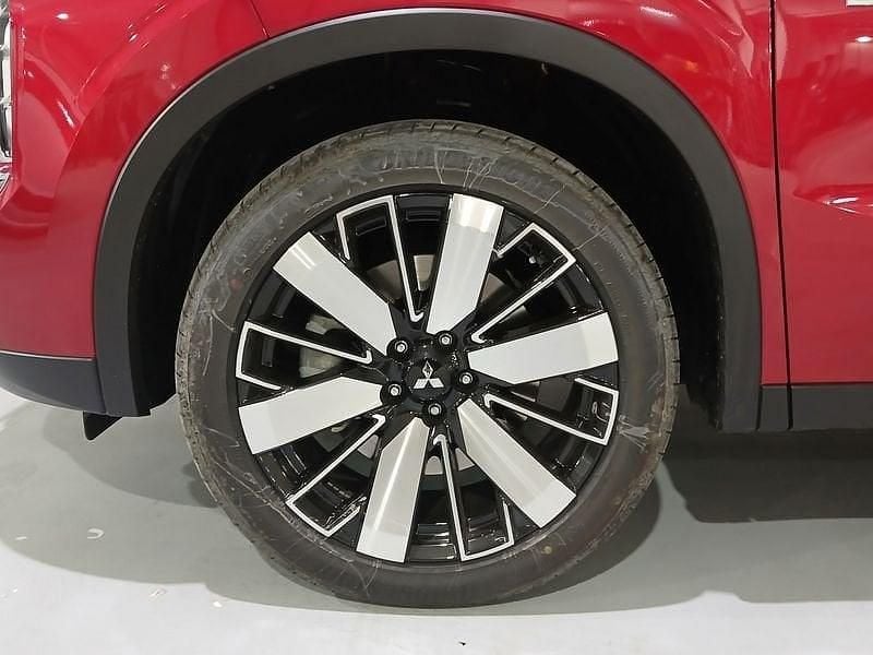 Usado Mitsubishi Outlander P-HEV 306 CV (225 kW) 2025 Blanco