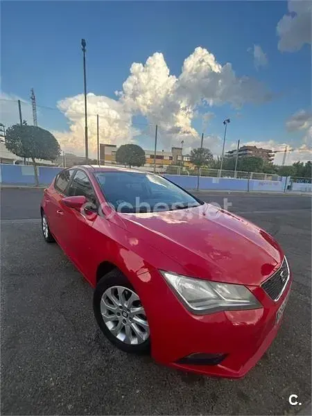 Usado Seat Leon ST Style 122 CV (89 kW) 2013 Rojo Familiar