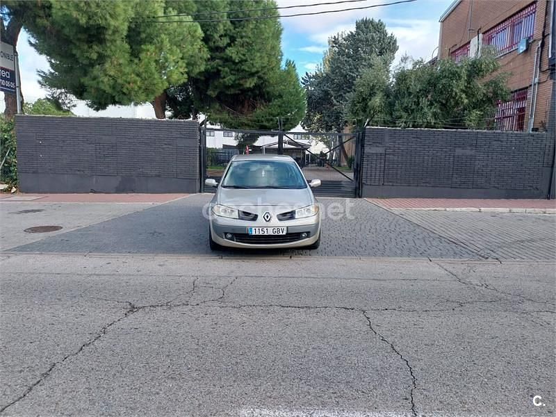 Usado Renault Mégane Business 105 CV (77 kW) 2009 Gris / plata Berlina