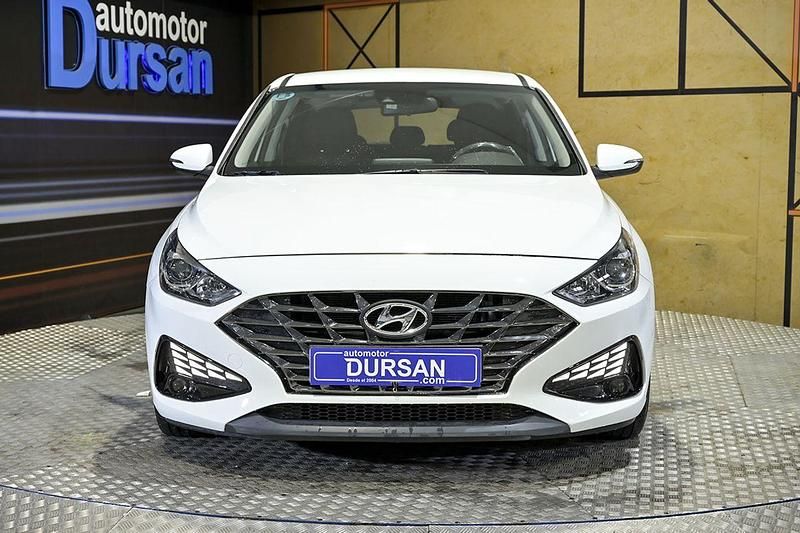 Usado Hyundai i30 116 CV (85 kW) 2021 Blanco Berlina
