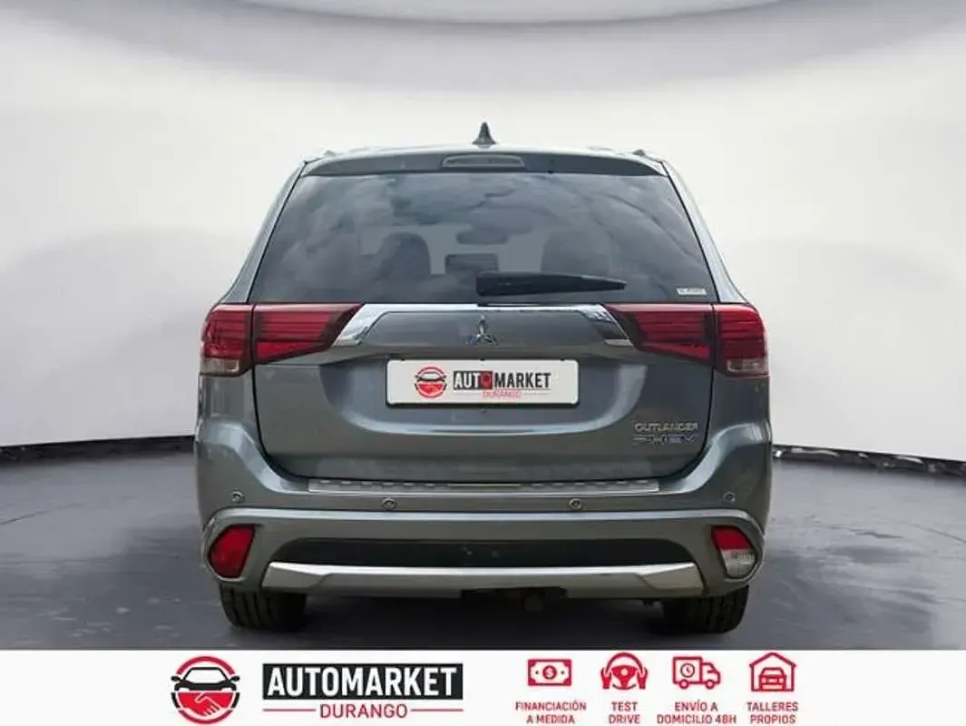 Usado Mitsubishi Outlander P-HEV 203 CV (149 kW) 2018 Gris SUV