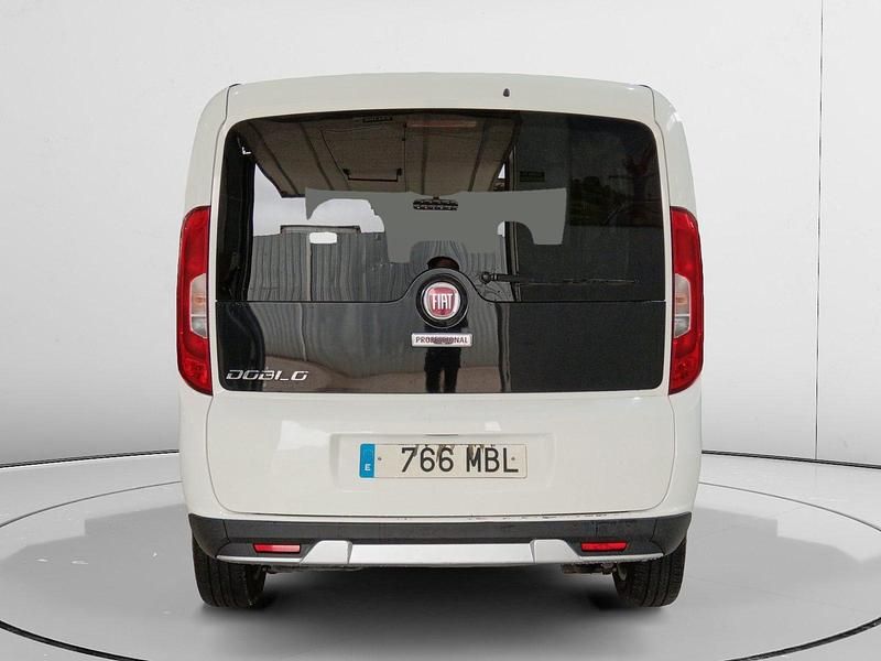 Usado Fiat Doblò Trekking 120 CV (88 kW) 2022 Monovolumen