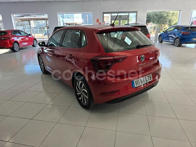 Usado VW Polo Advance 95 CV (69 kW) 2021 Granate Berlina