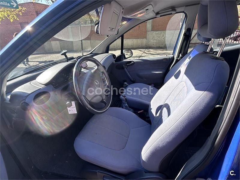 Usado Mercedes A160 Avantgarde 60 CV (44 kW) 1999 Azul Monovolumen