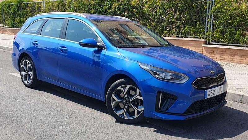 Usado Kia Ceed 141 CV (103 kW) 2022 Azul Utilitario