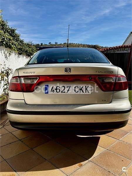 Usado Seat Toledo 110 CV (80 kW) 2003 Beige Berlina